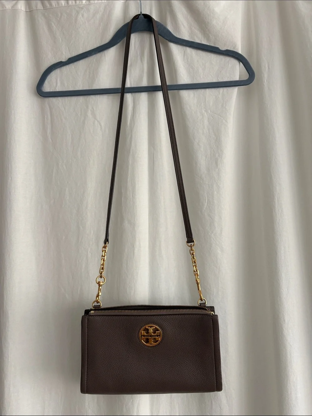 Tory Burch compact pebbled
